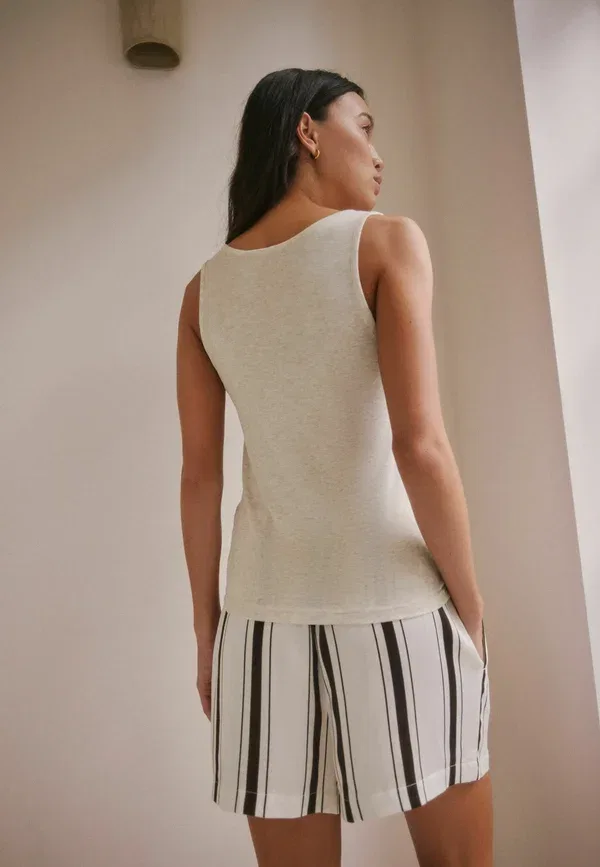 Пижамный комплект из модала и вискозы, модель Regular fit - studio rib racer vest and short pyjamas set, Next, кремовый шоколадно-коричневый полоска — фото 2