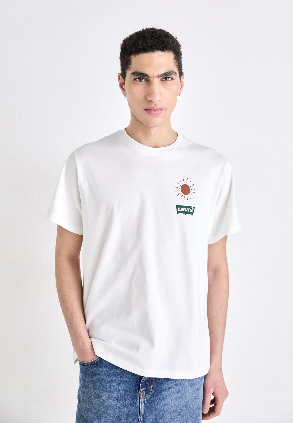 

Футболка с принтом RELAXED FIT TEE Levi's, молочный