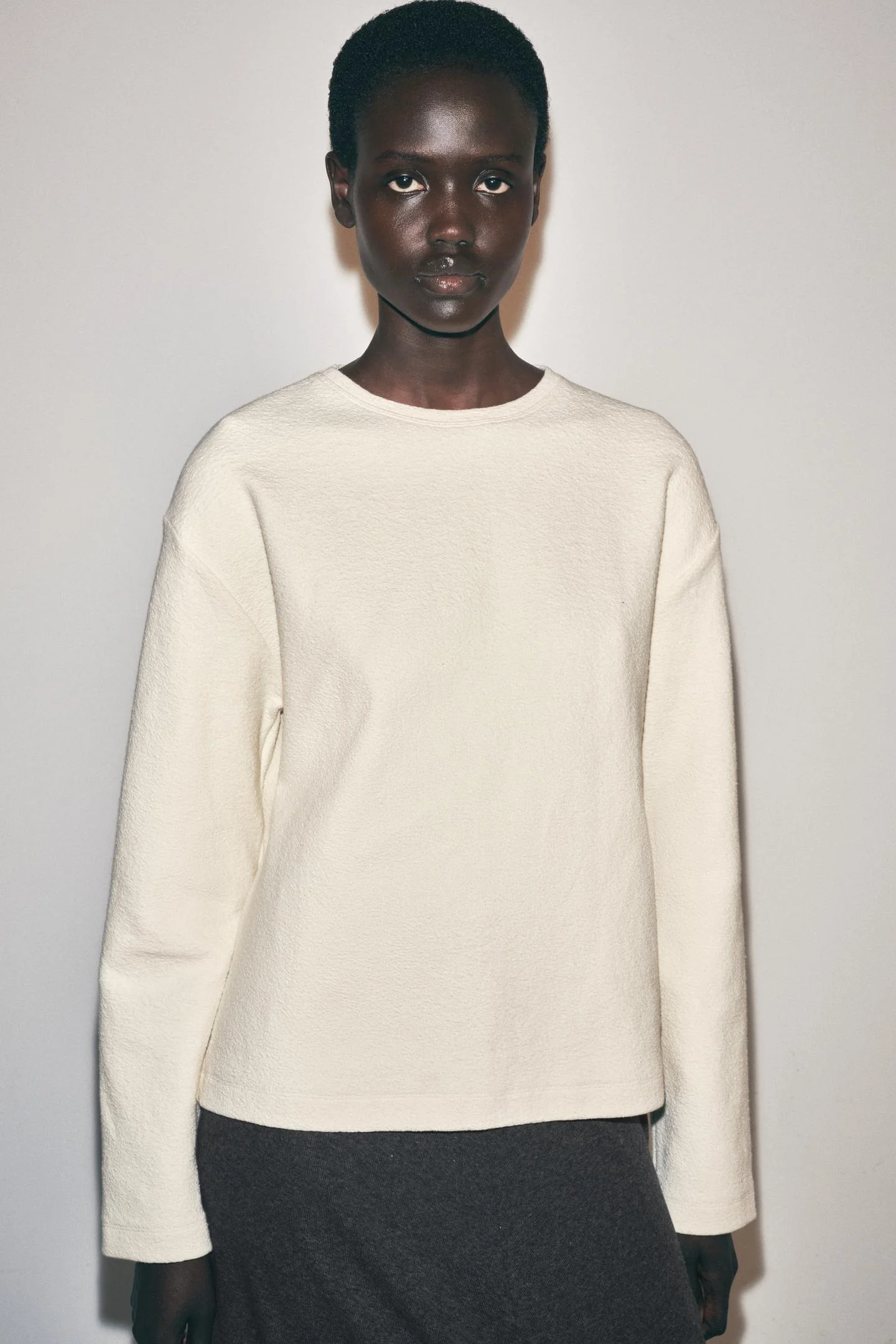 Лонгслив Zara с фактурным полотном, кремовый