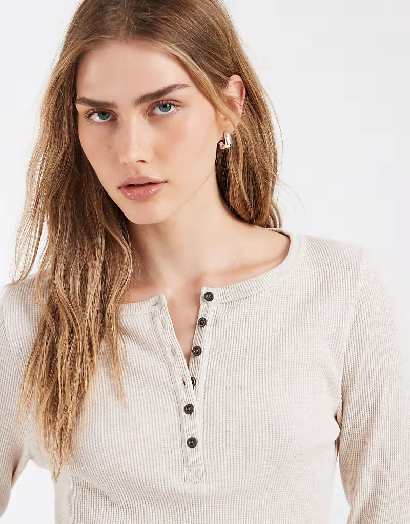 Свитер Levi's Rooney Waffle Henley, бежевый — фото 4