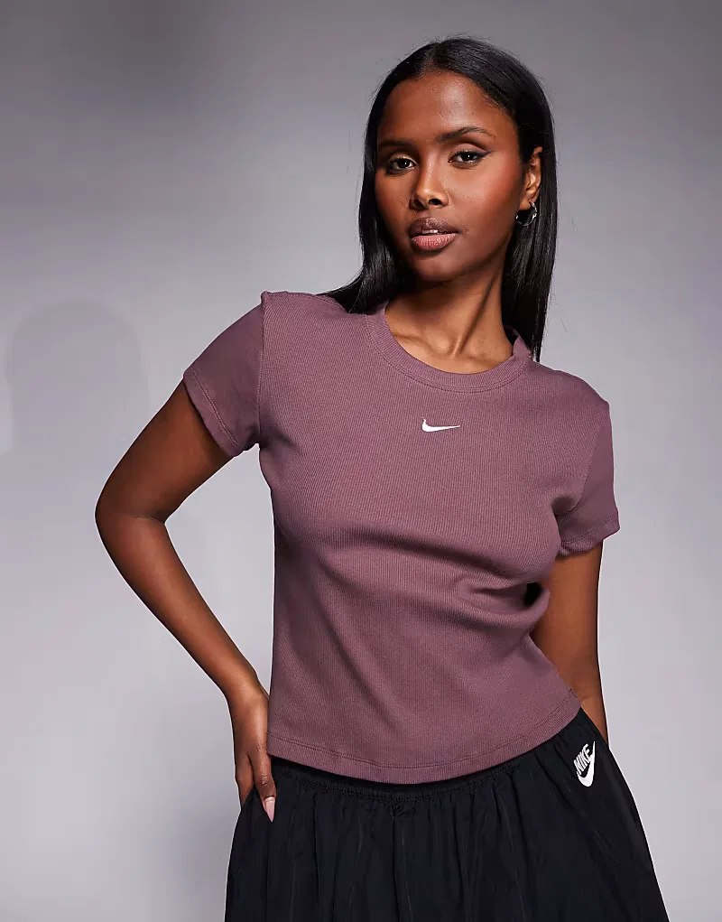 Топ с короткими рукавами в рубчик Nike, темно-фиолетовый