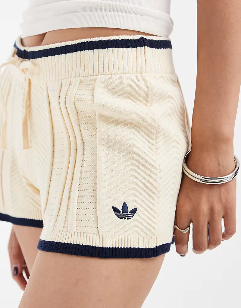Шорты Adidas Originals крупной вязки теплого ванильного — фото 4