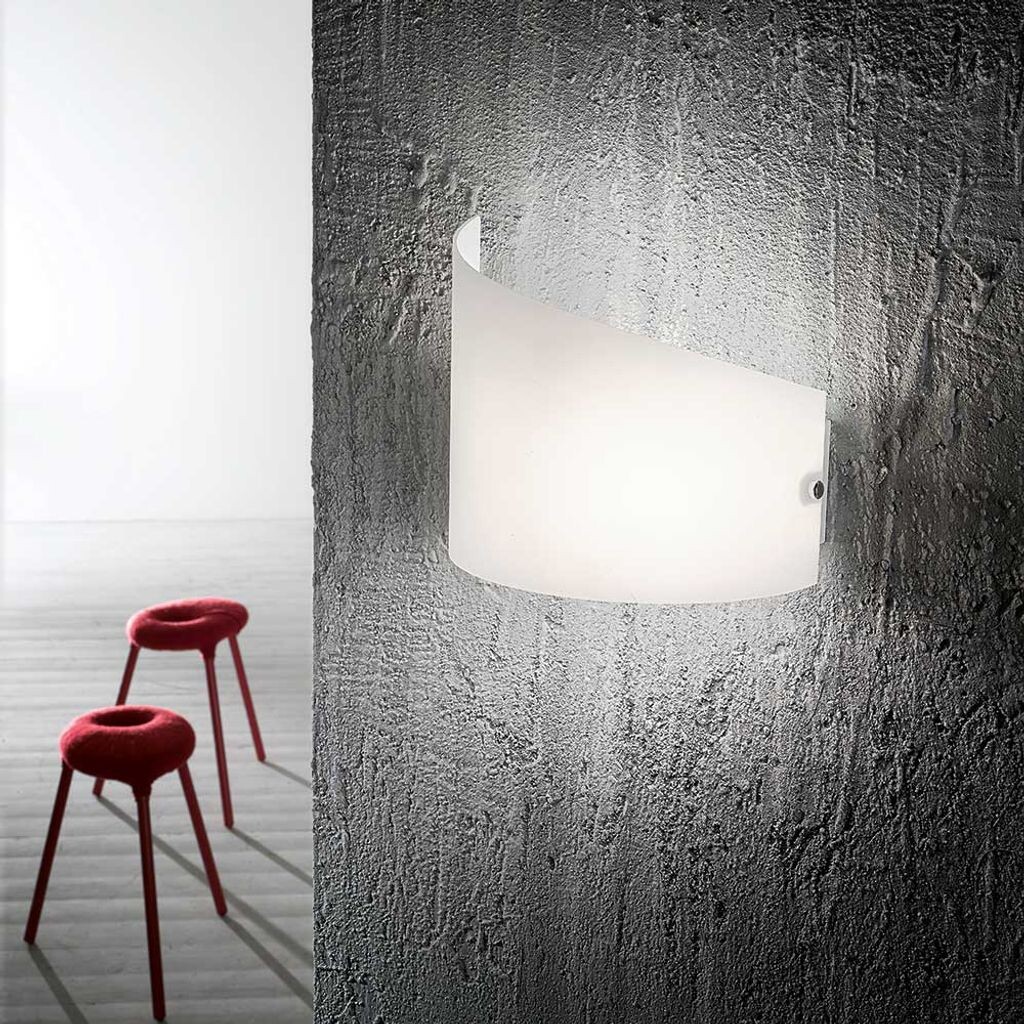

Настенный светильник Fabas Luce Moa белый, E27