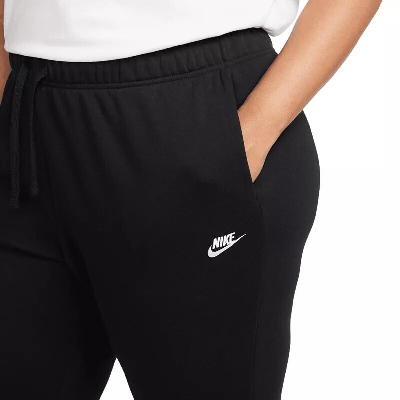 Женские флисовые джоггеры со средней посадкой Nike Sportswear Club (большие размеры), черный — фото 4
