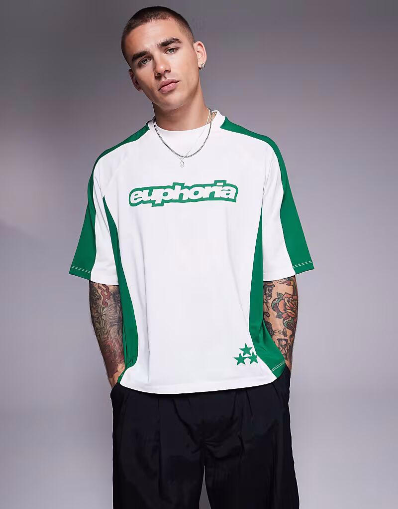 

Футболка свободного кроя ASOS DESIGN с вставками и текстовой графикой из белой спортивной ткани