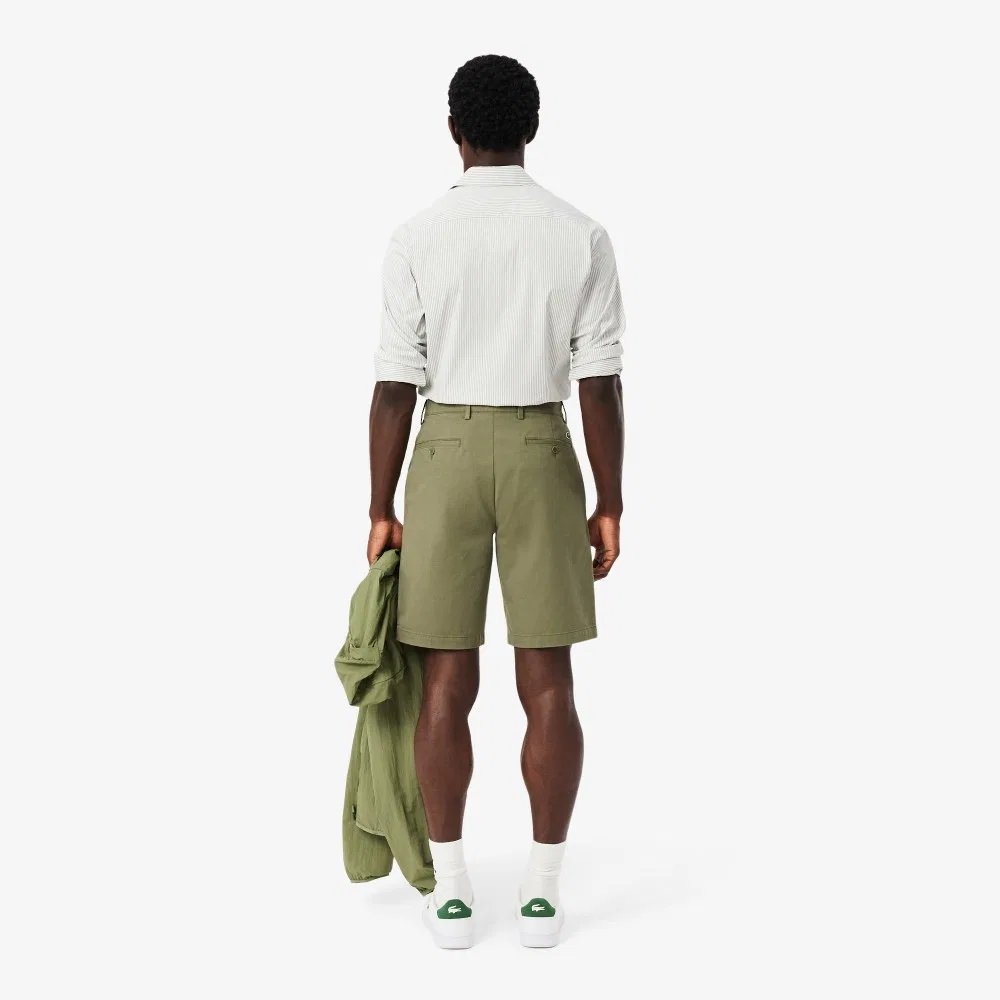 Мужские твиловые шорты-чиносы бермуды цвета хаки от Lacoste — фото 3