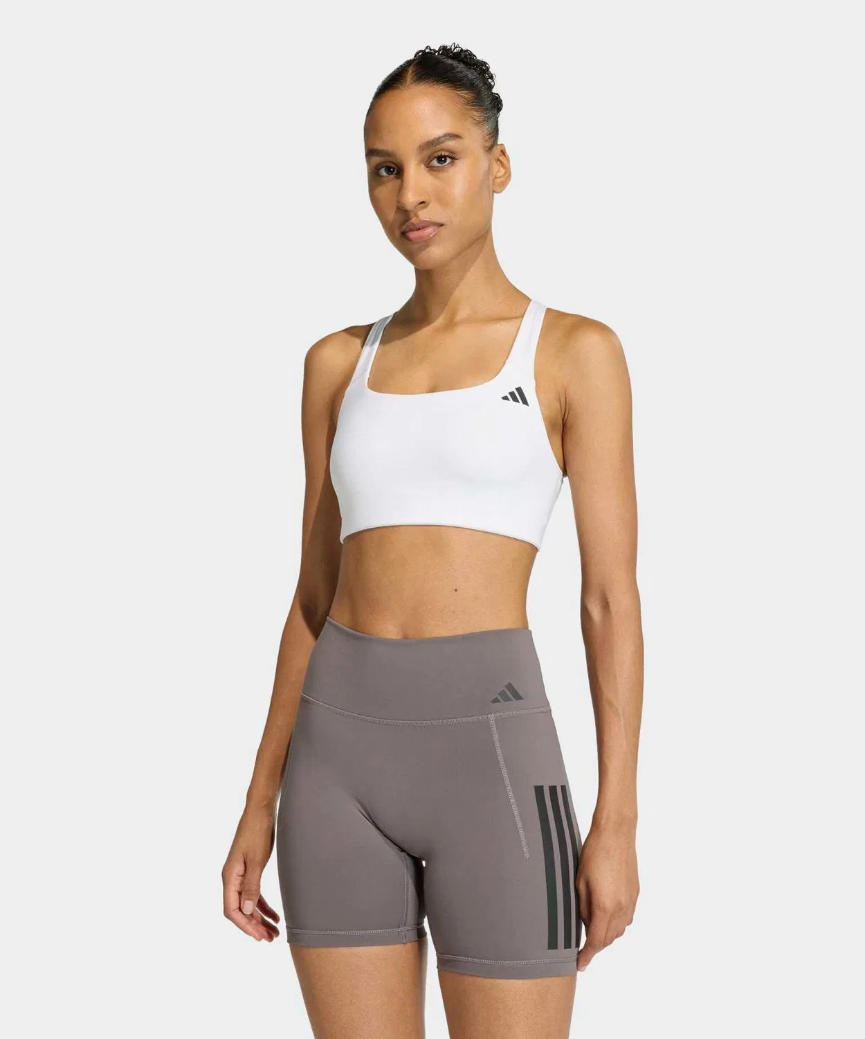 Женский спортивный бюстгальтер средний поддержки с открытой спиной Optime Workout Adidas, White