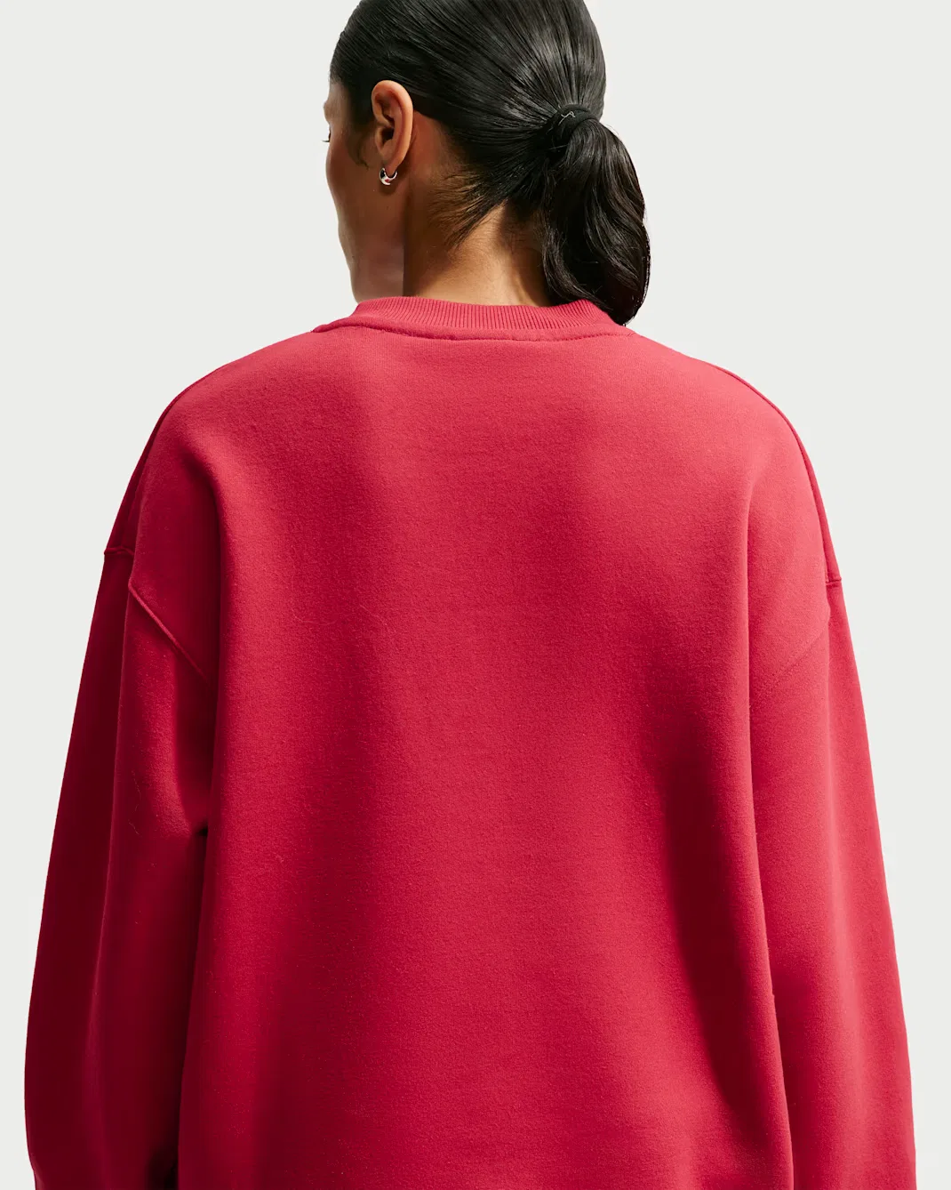 Женская свободная кофта с V-образным вырезом Nike Studio Fleece Medium Weight, Tough Red/Sail — фото 2