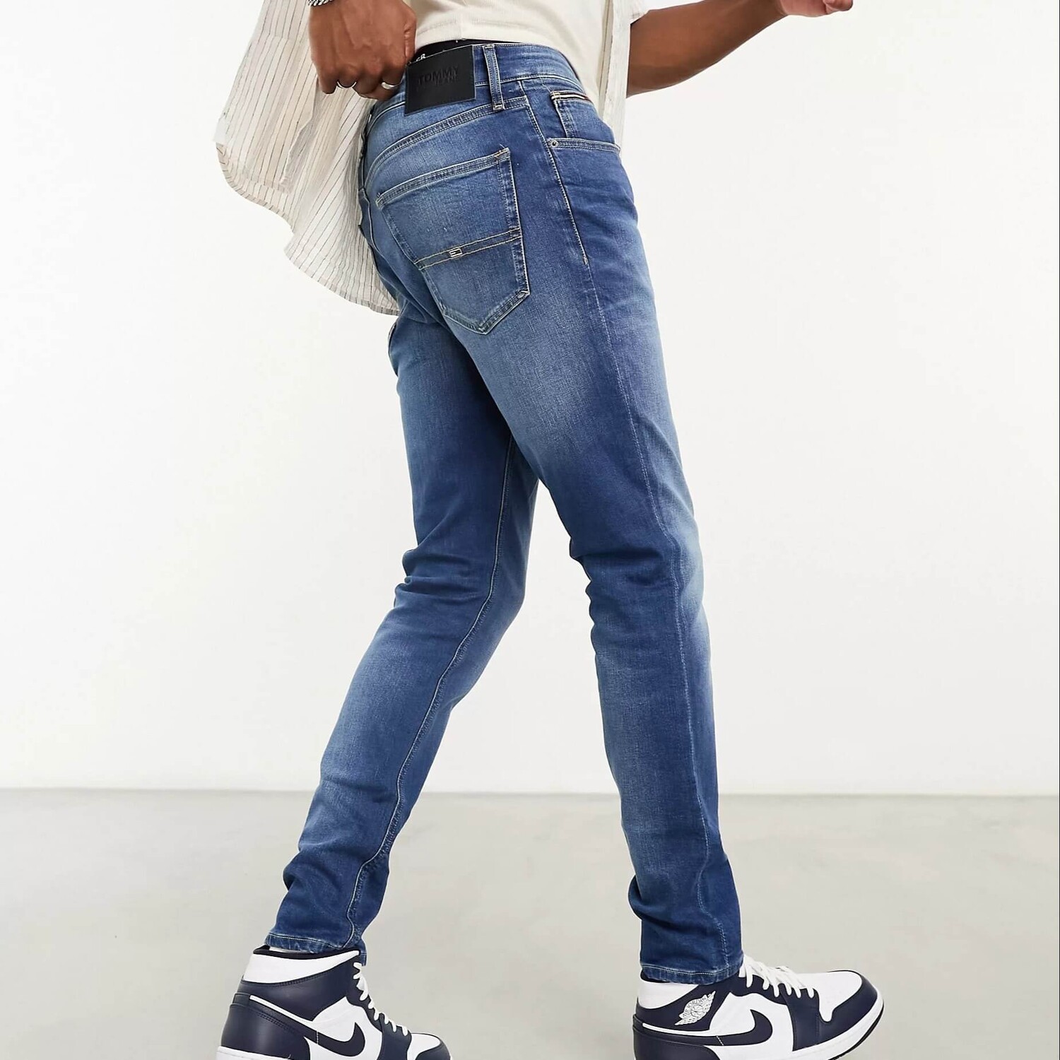 

Джинсы зауженные Tommy Jeans Austin Tapered, синий