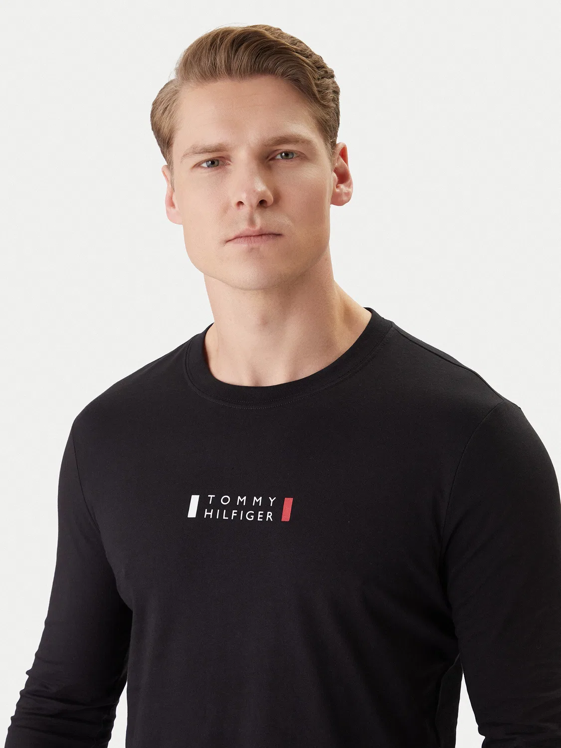 Мужской лонгслив приталенного кроя Brand Love Ls Tee Tommy Hilfiger, черный — фото 4