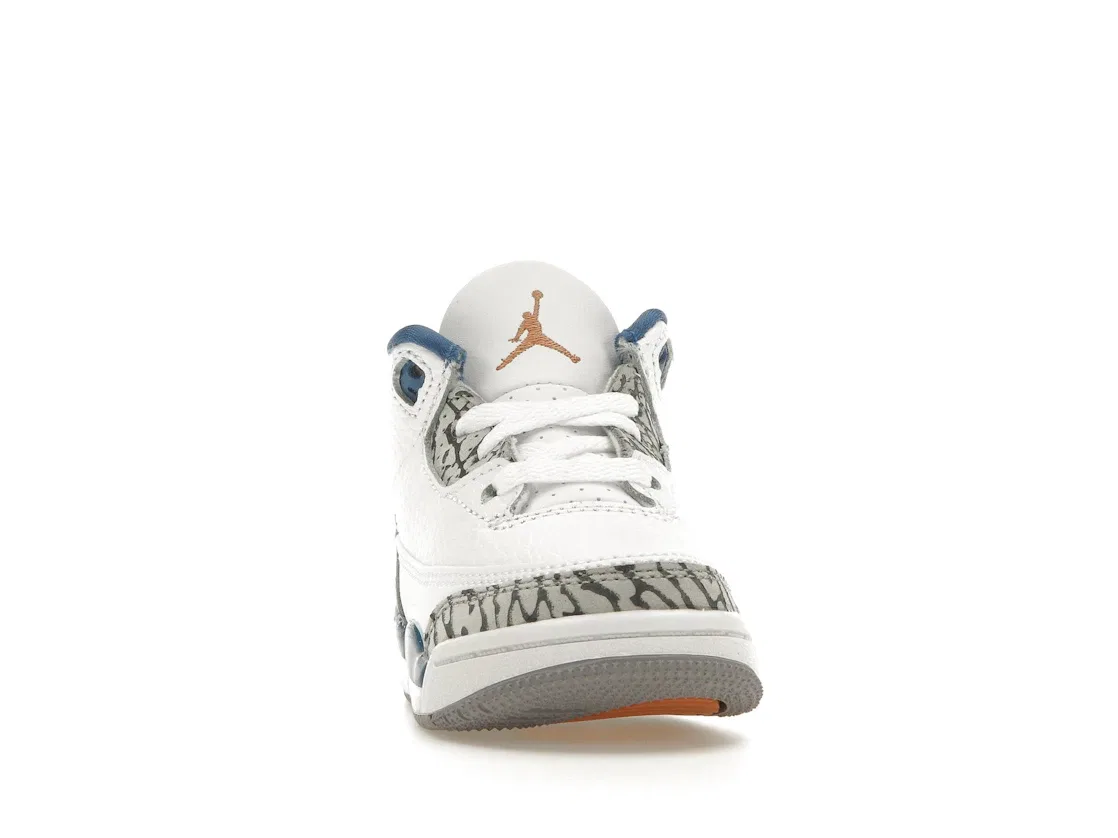 Детские кроссовки с принтом Jordan 3 Retro Wizards Jordan, White/Metallic Copper/True Blue/Cement Grey — фото 2
