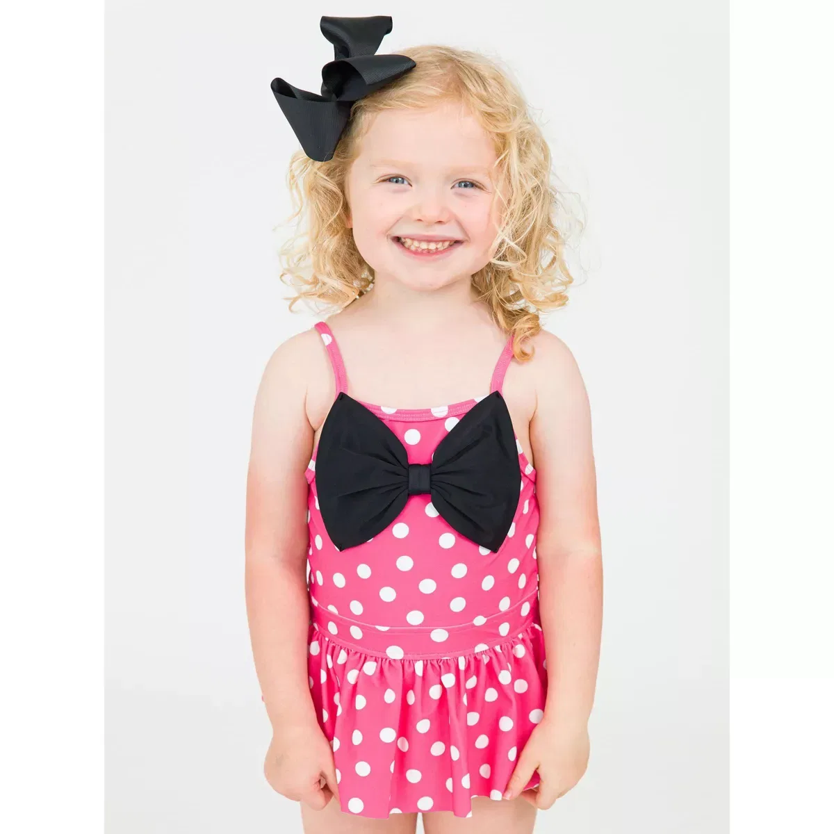 Детский купальник для девочек с принтом RuffleButts, Hot Pink Polka Dot — фото 3