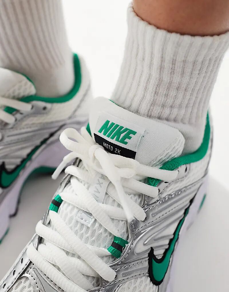 Кроссовки унисекс Nike Air Max Moto 2K белого и зеленого цветов — фото 4