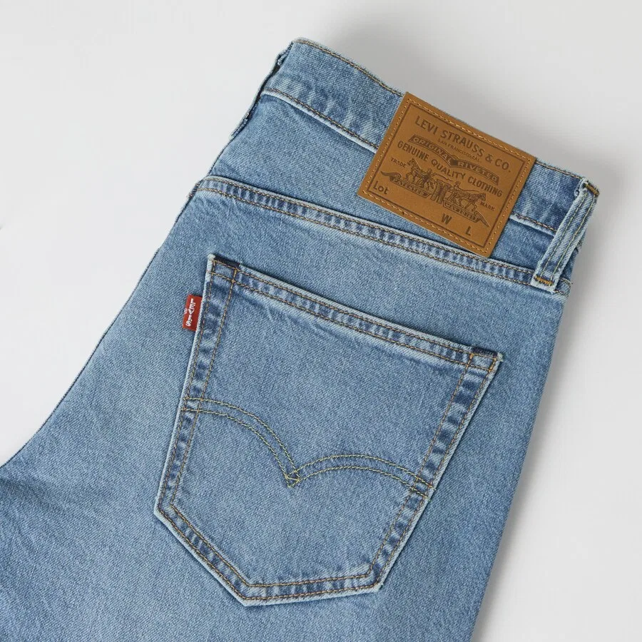 Джинсы LEVI'S Tapered Jeans '512 SLIM TAPER' светло-голубого цвета — фото 4