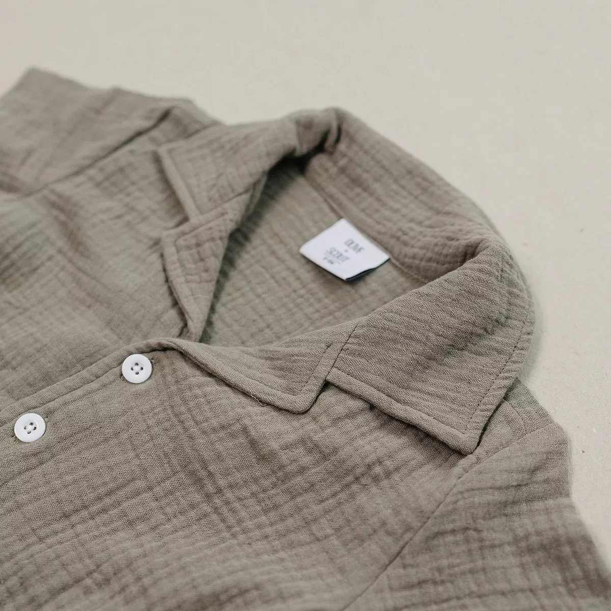 Детский комплект из футболки и шорт с принтом Olive + Scout, Green — фото 3