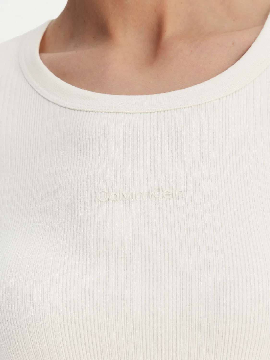 Женская футболка цвета экрю приталенного кроя Varigated Calvin Klein, кремовый — фото 4