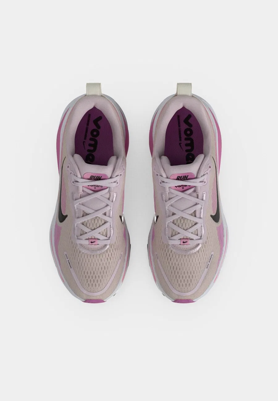 Спортивные кроссовки NIKE 'VOMERO 18' лавандового цвета — фото 4