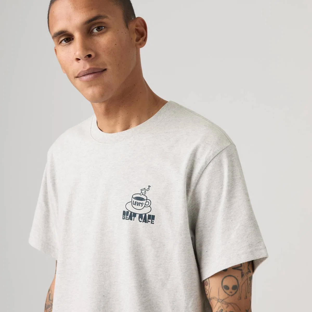 Свободная футболка с графическим принтом Levi's, Beat Cafe Light Heather Grey - Grey — фото 2