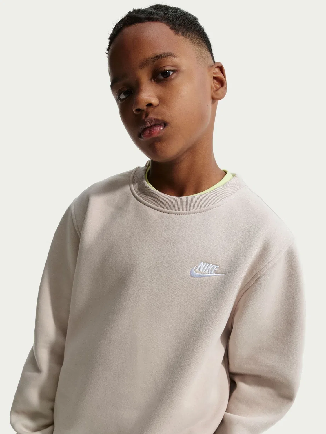 Свитшот Nike Club Fleece, нейтральный — фото 3