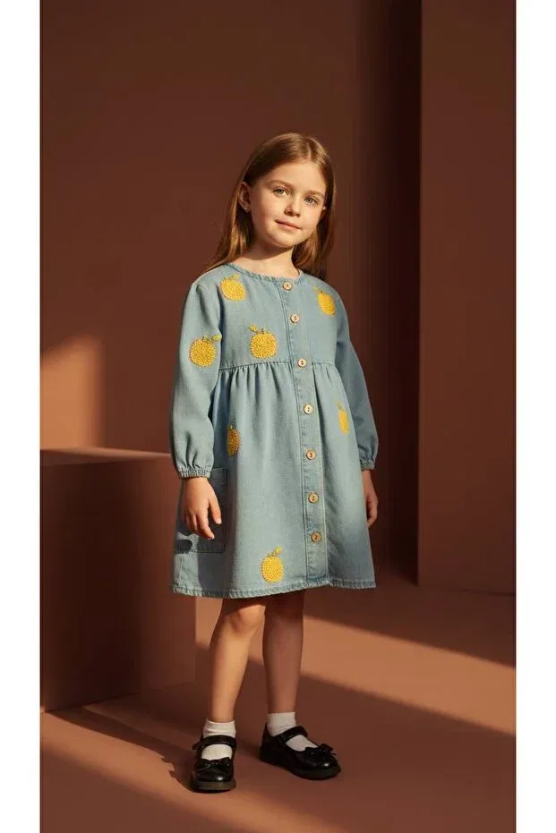 Детское платье из денима с вышивкой для девочек Fruit Embroidered Denim Girls' Loose Dress Alvadonna, Blue — фото 3