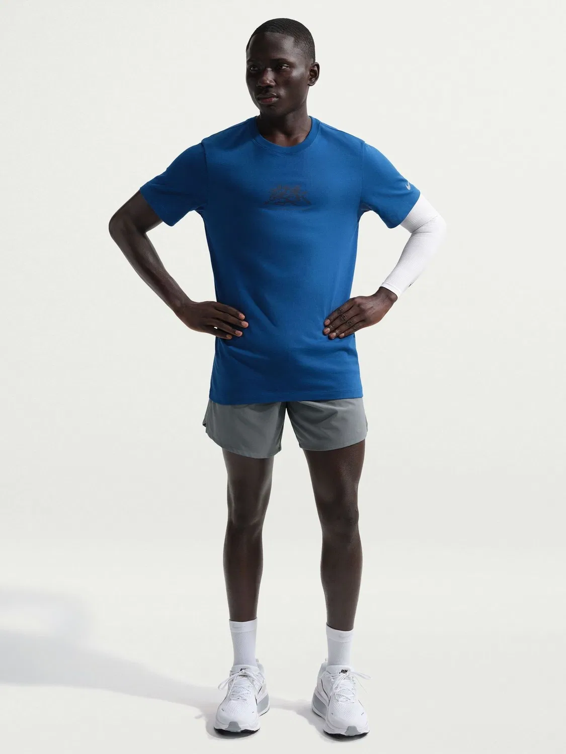 Шорты беговые Nike Stride Dri-FIT, дымчато-серый