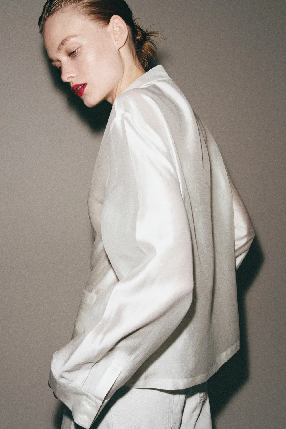 Атласная рубашка из коллекции ZW с застежкой в виде лягушки ZARA, White — фото 3