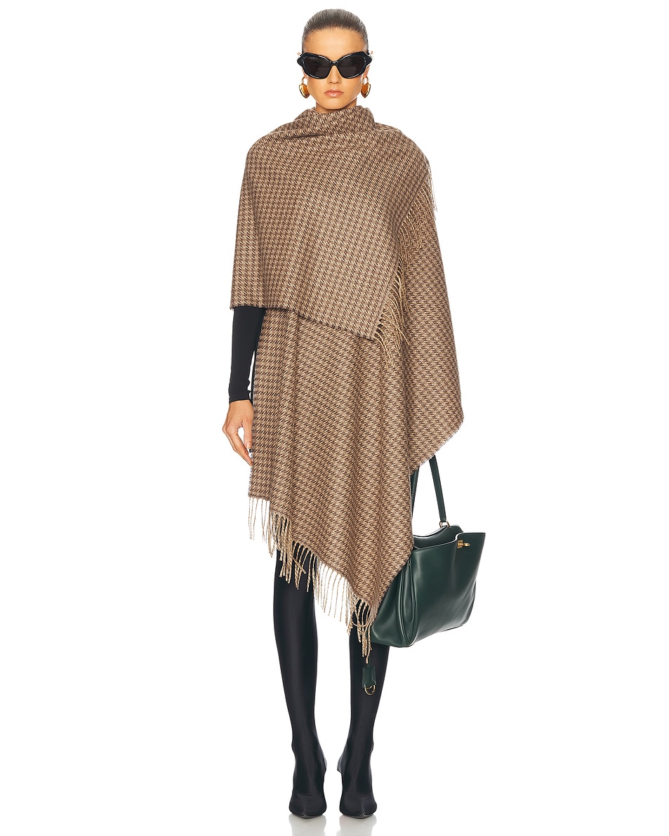 

Шаль с бахромой в клетку "гусиная лапка" Balenciaga, Brown & Beige