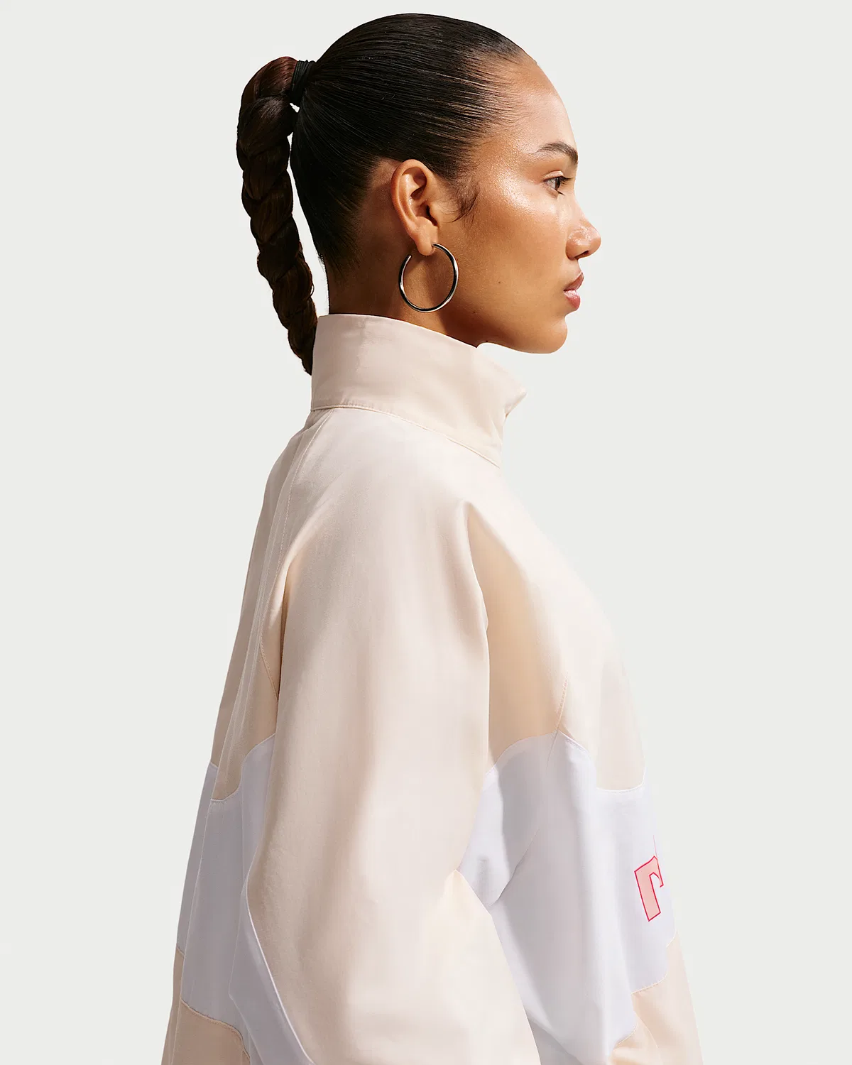 Женская оверсайз куртка Nike Sportswear с 1/4-застежкой, Chalk/White/Arctic Orange — фото 2