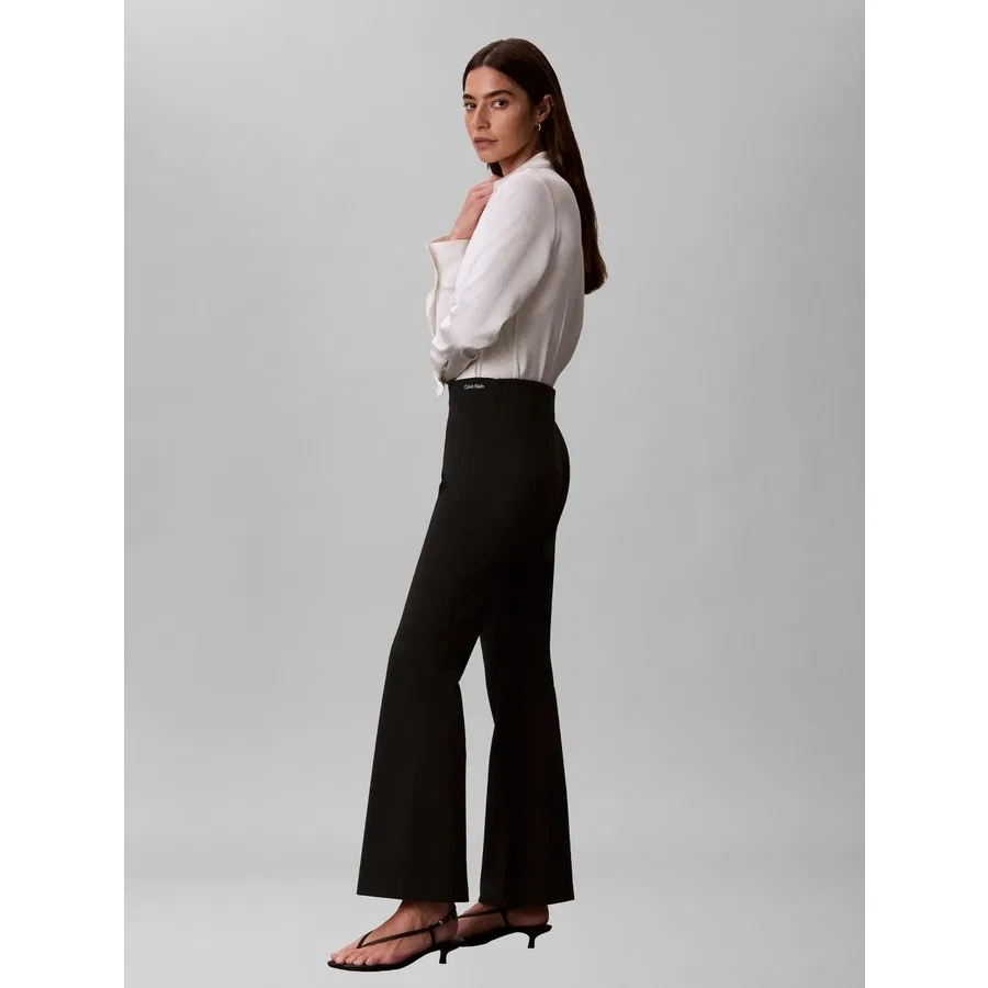 Женские леггинсы Calvin Klein Ponte Tailored Flare, Черный — фото 4