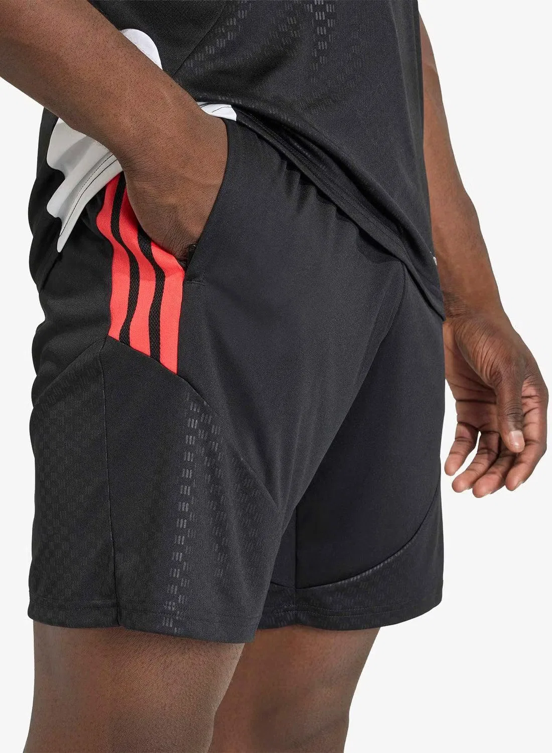 Шорты тренировочные Tiro 26 Adidas, черный — фото 4
