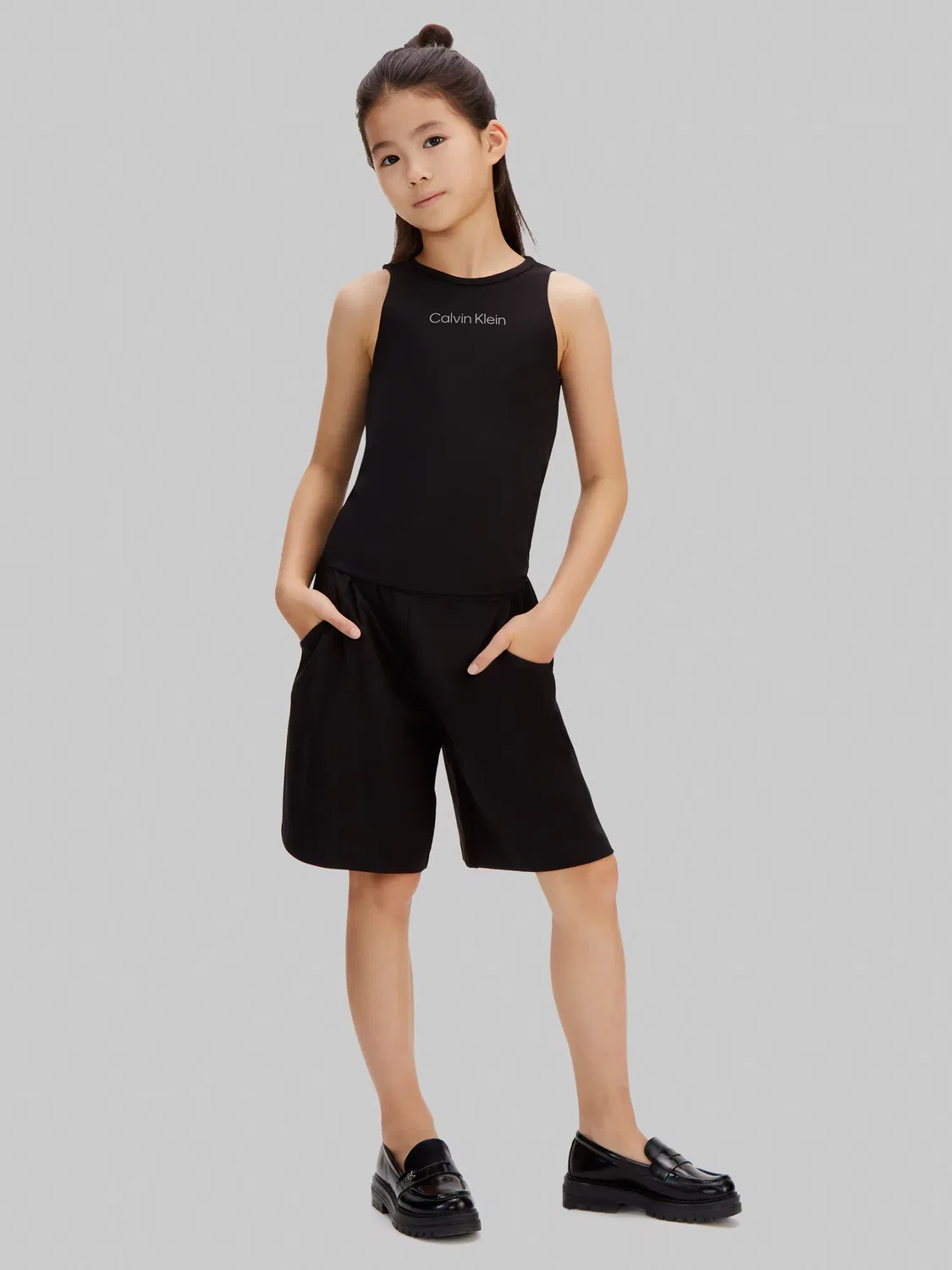 Детские шорты для девочек с защипами Calvin Klein, Negro — фото 3