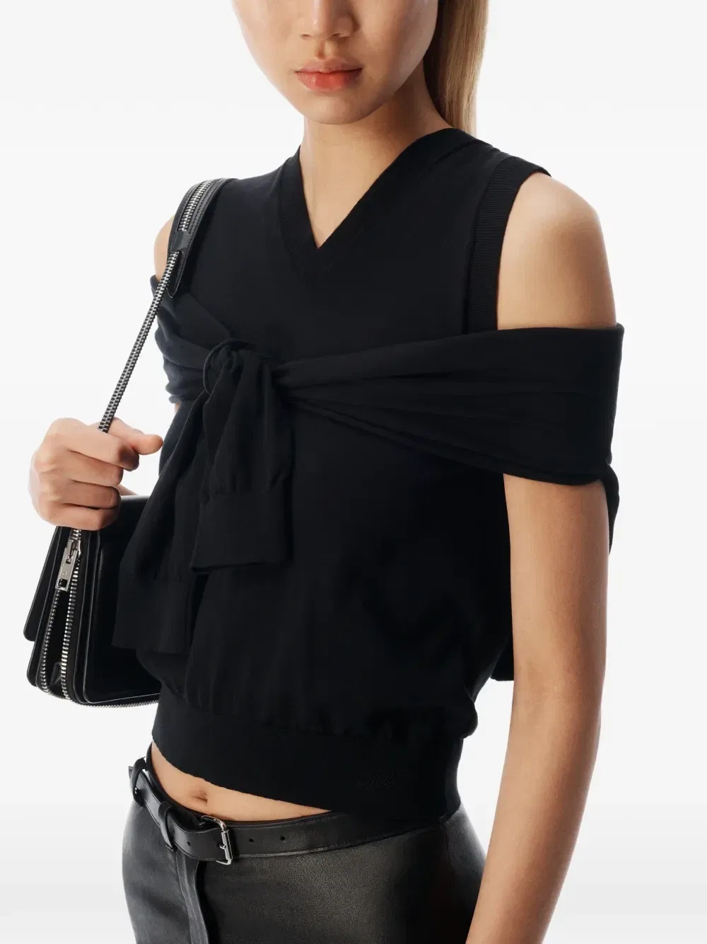 Топ с V-образным вырезом и запахом Alexander Wang, черный — фото 2