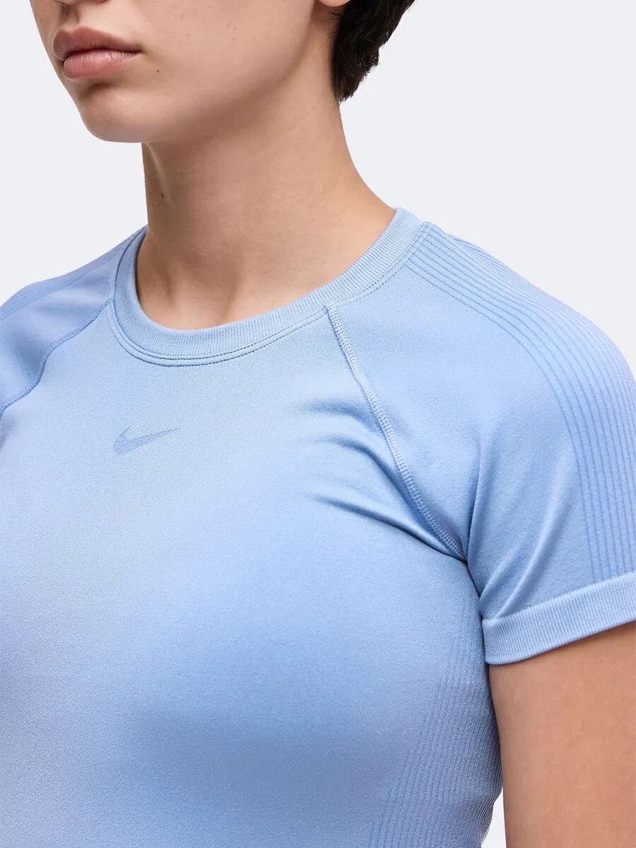 Спортивная футболка NIKE Performance Shirt 'NP' светло-голубого цвета — фото 3