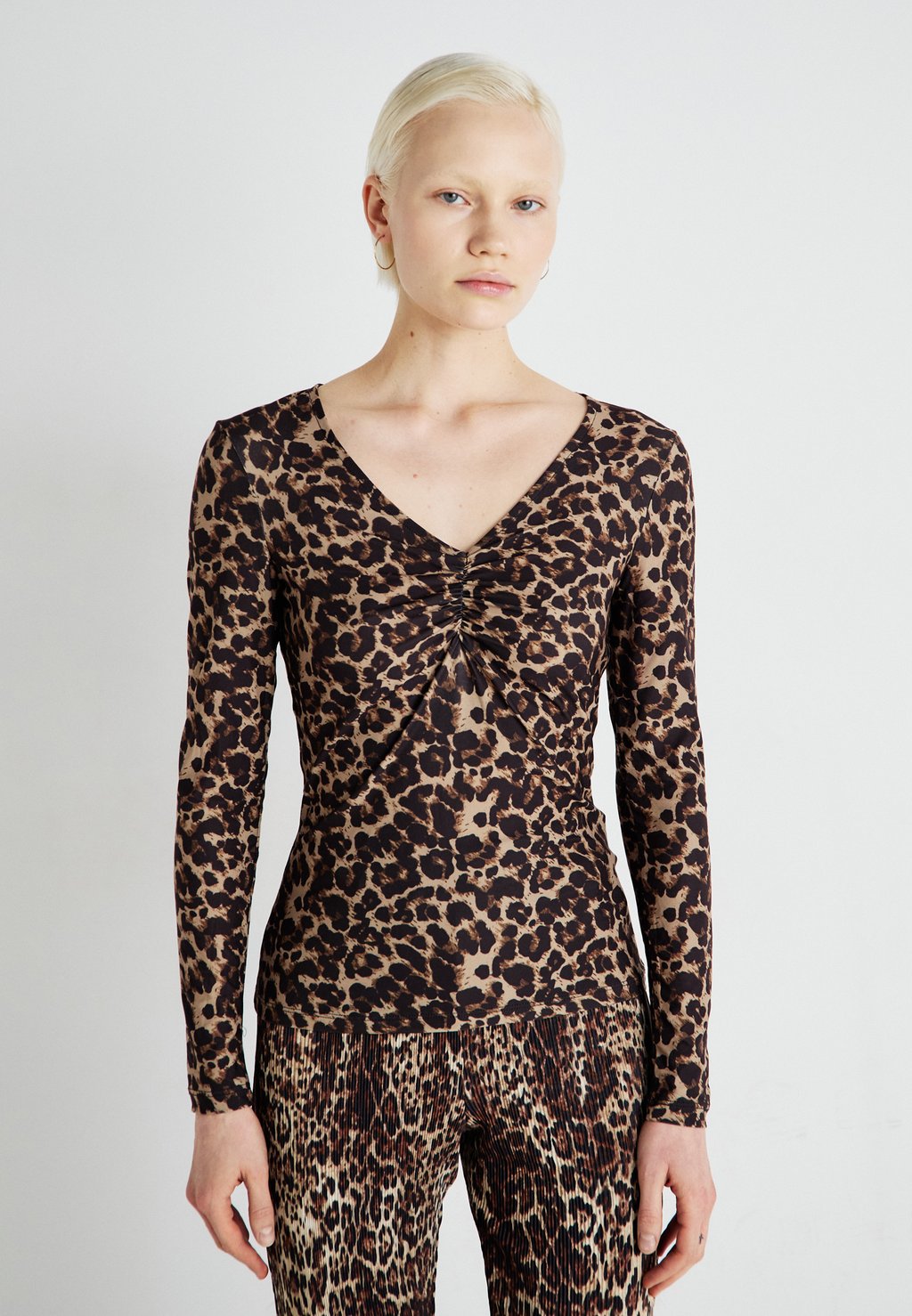 

Футболка с длинным рукавом VILEOA VNECK VILA, серо-коричневый