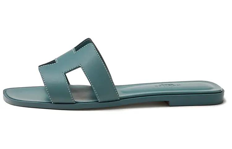 Сандалии женские из телячьей кожи Hermes, голубовато-зеленый