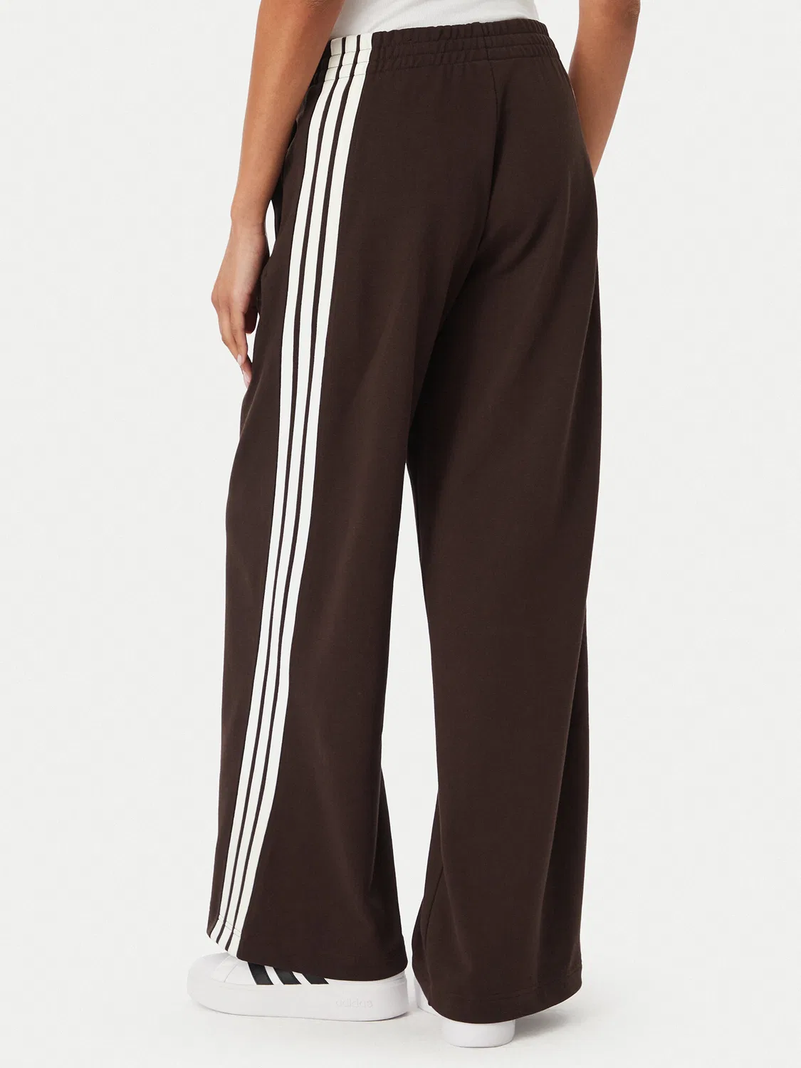 Женские спортивные штаны с широкими штанинами Adidas, темно-коричневый — фото 3
