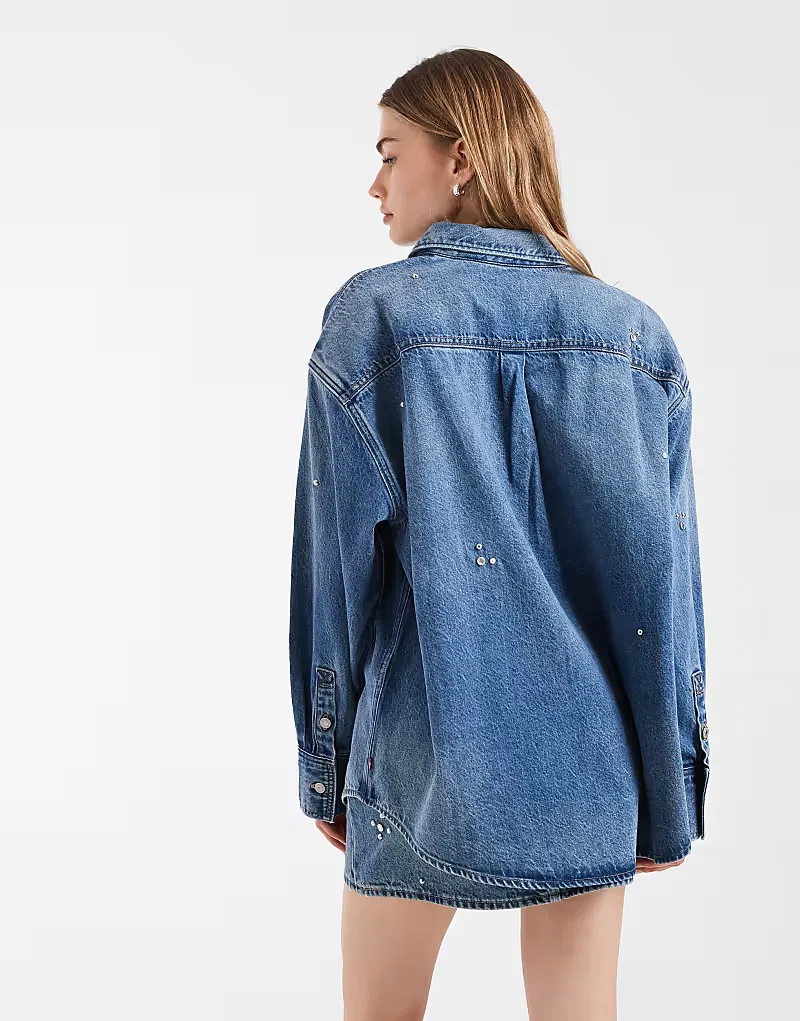 Джинсовая рубашка Levi's с эмалированным рисунком, средне-синий — фото 4