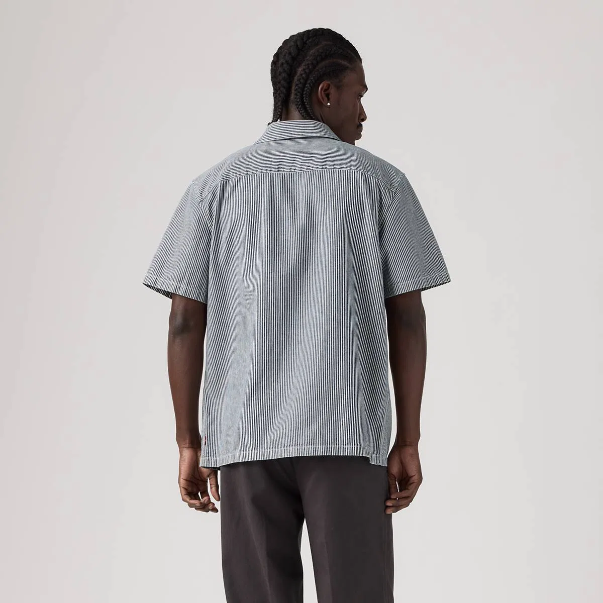 Свободная джинсовая рабочая рубашка с коротким рукавом Levi's, Washington Stripe Iii - Dark Wash — фото 4