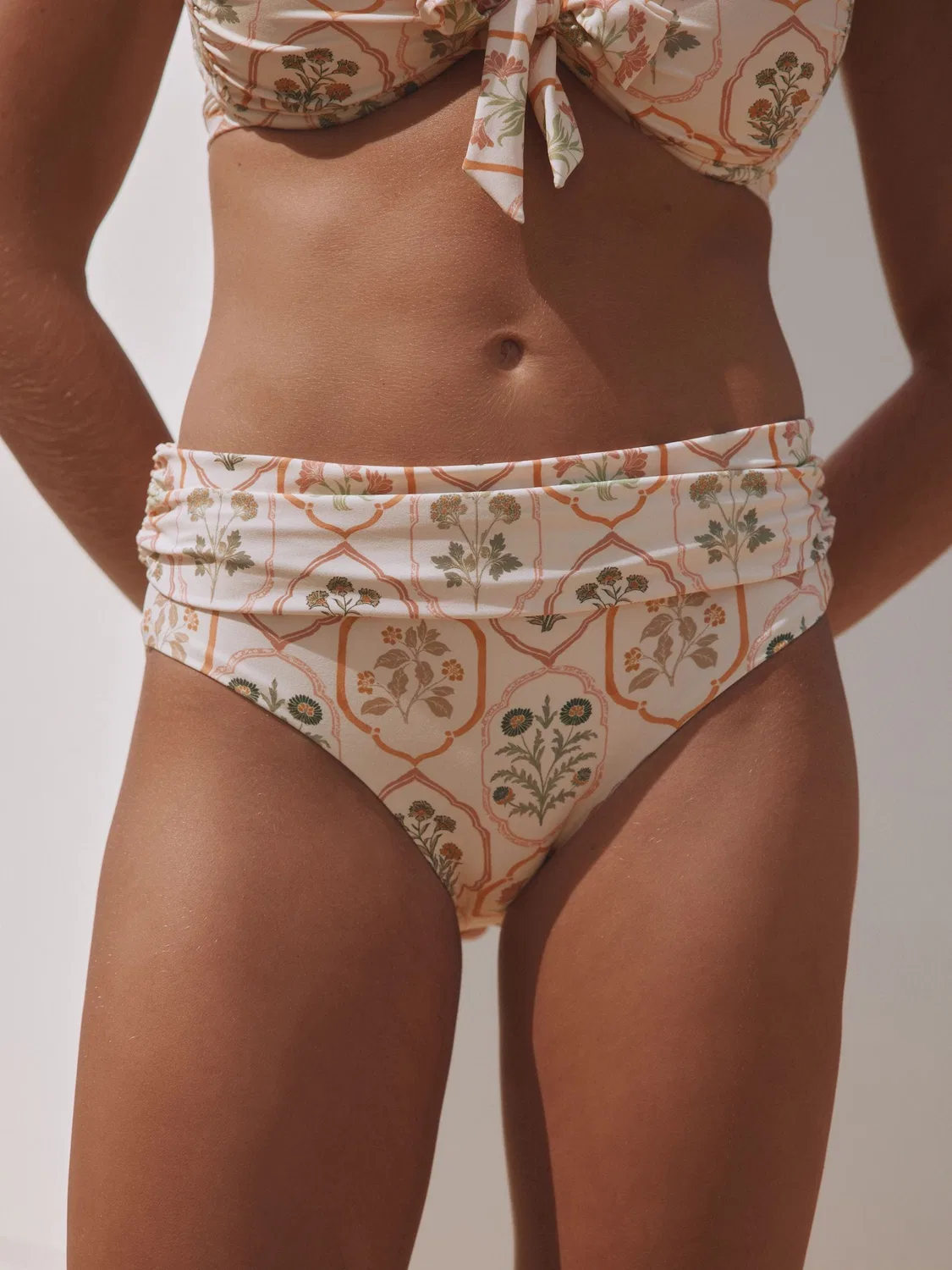 Бикини трусы Roll Top, цветочный принт Next, Ecru/Peach Floral — фото 4