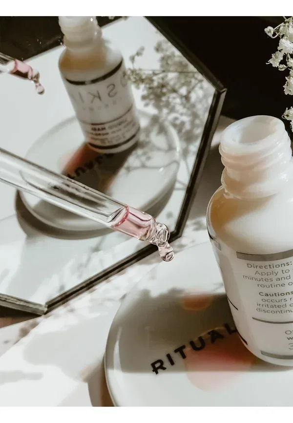 Маска для лица жидкая для всех типов кожи Liquid mask Oskia 30 мл — фото 4