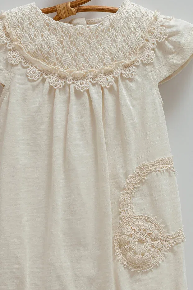 Детское боди-комбинезон для девочек кружевной Caramell, Beige — фото 2