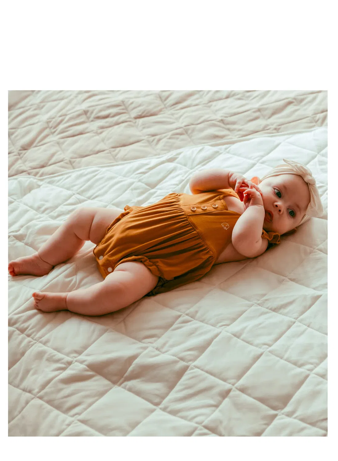 Боди-комбинезон с оборками Anvi Baby, горчичный — фото 4