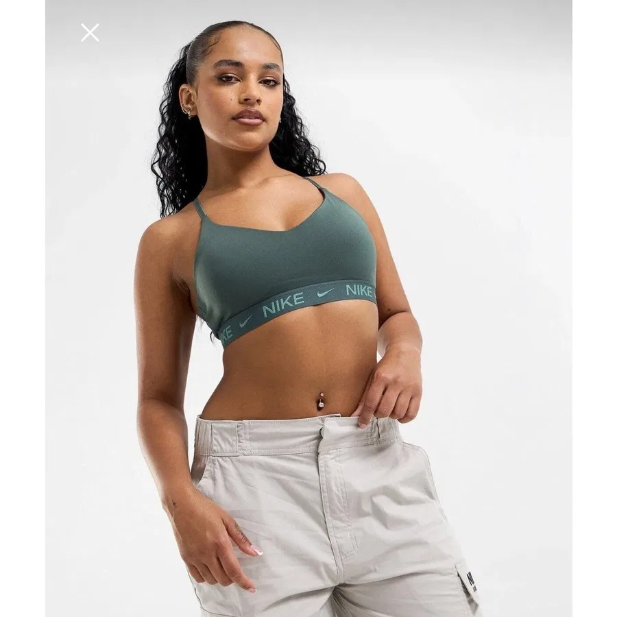 Спортивный бюстгальтер с легкой поддержкой, модель Indy Light-Support Padded Adjustable Training Sports, Nike, Зеленый — фото 4