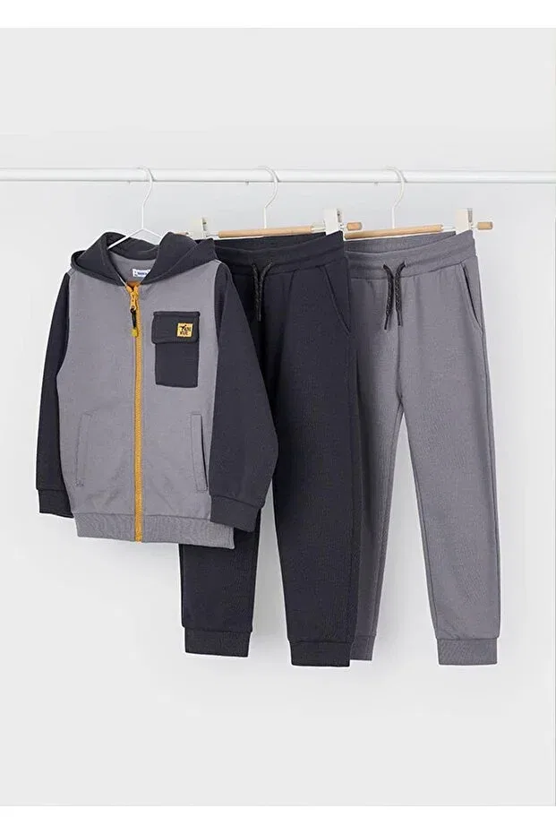 Детский спортивный костюм для мальчиков с капюшоном Winter boys' 3-piece tracksuit double bottom set Mayoral, Gray — фото 2