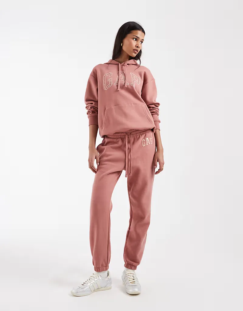 Спортивные брюки GAP Everyday с манжетами и логотипом, лососево-розовый