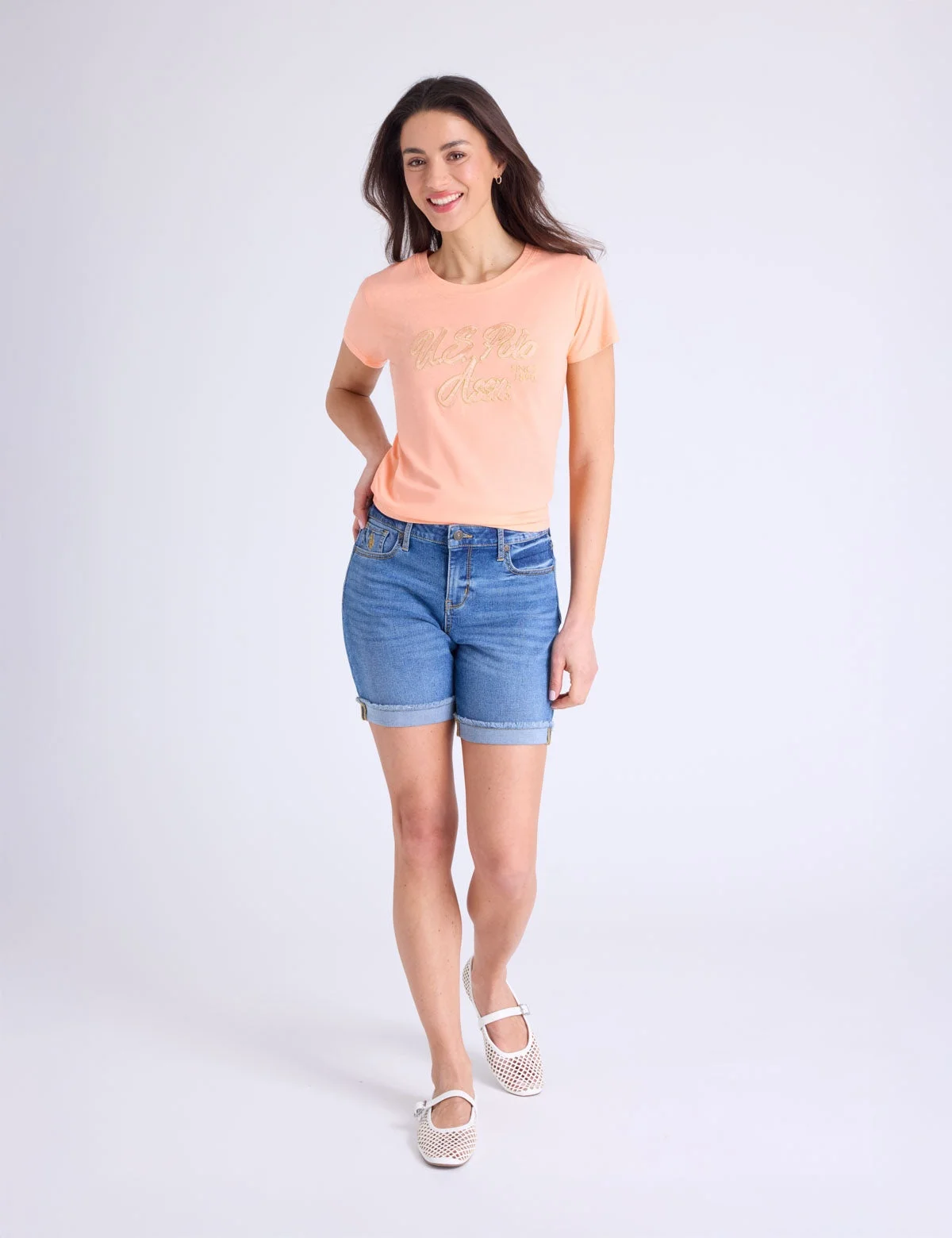 Женская футболка U.S. Polo Assn. Sateen Lurex Script Semi Scoop, персиковый — фото 3