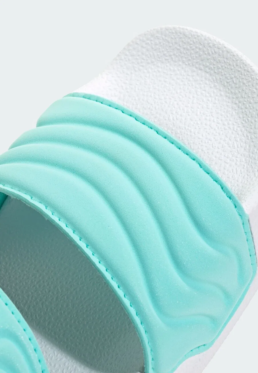 Сандалии ADIDAS SPORTSWEAR 'Adilette' зеленого цвета — фото 4