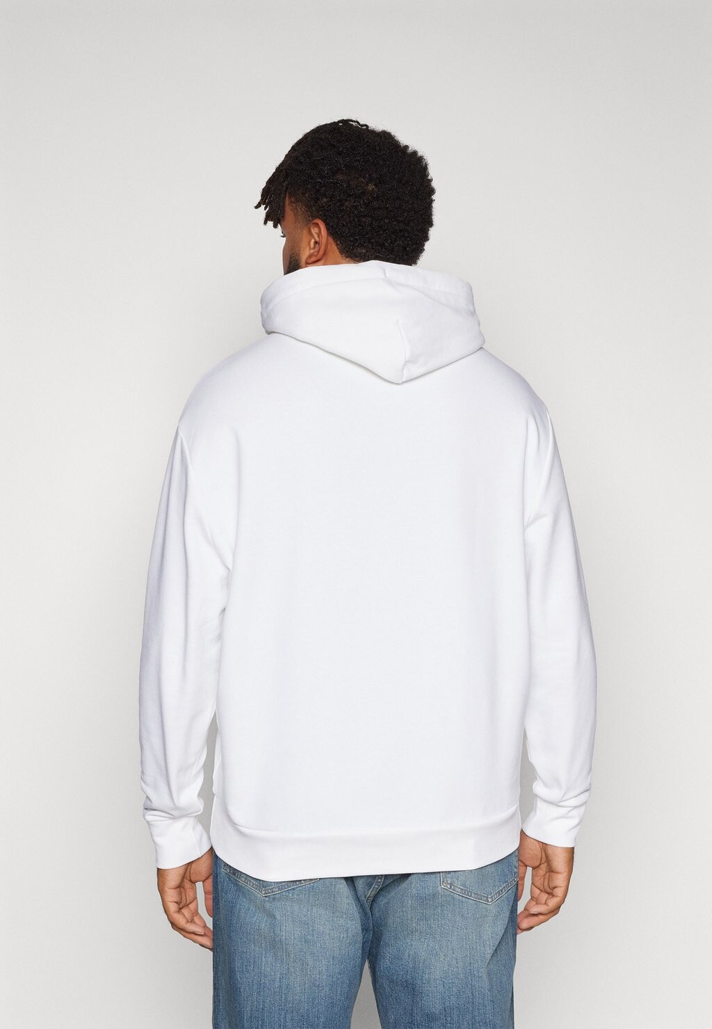 

Толстовка HERO LOGO COMFORT HOODIE Calvin Klein, белый