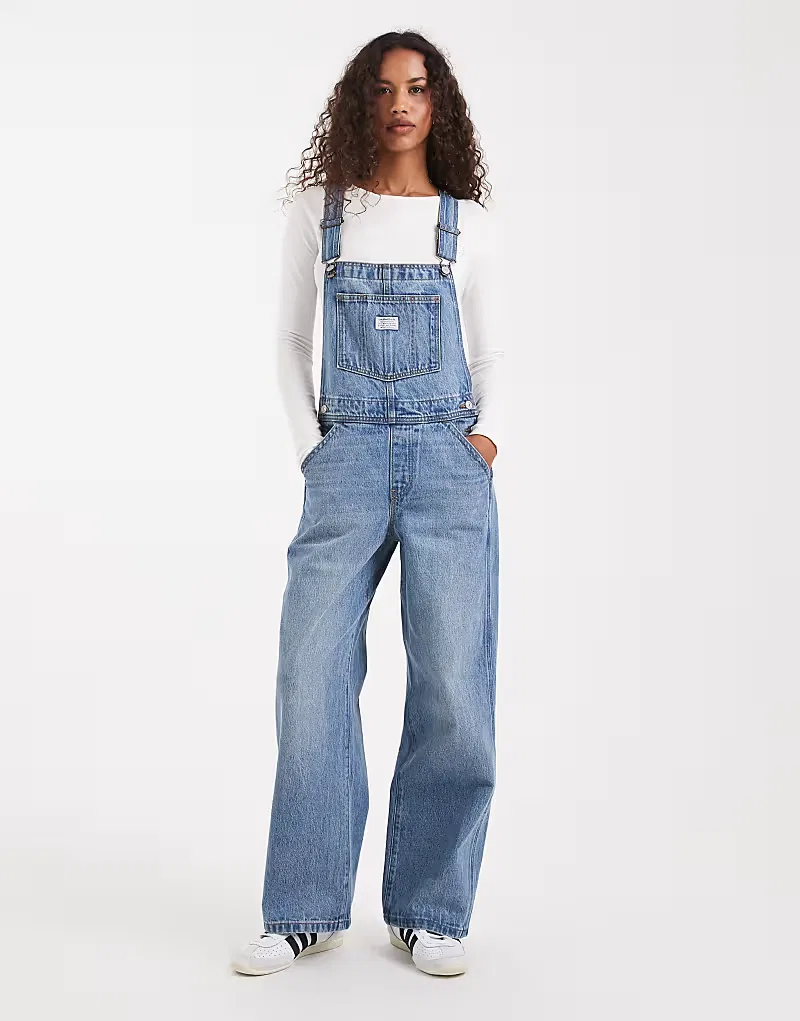Джинсовый комбинезон Levi's свободного кроя светло-голубой