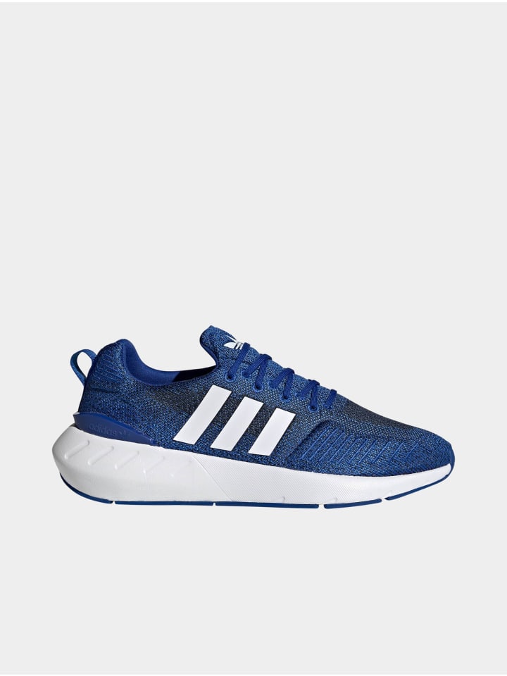 

Кроссовки на шнуровке adidas, цвет team royal blue